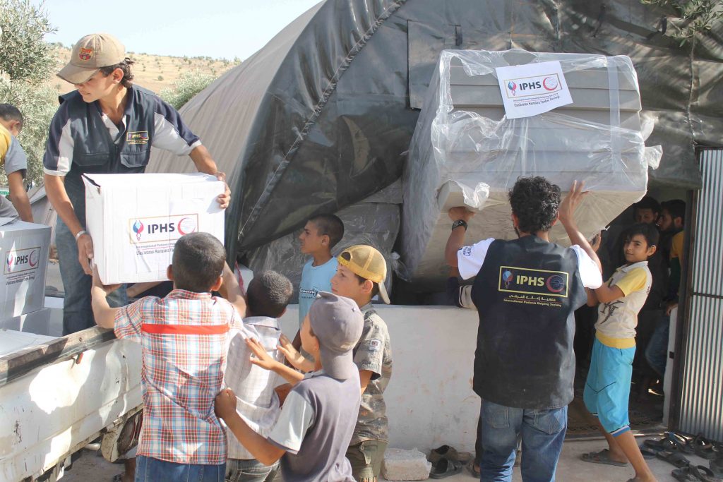 Read more about the article حملة دعم مخيم الوليد على الحدود السورية التركية عام 2014